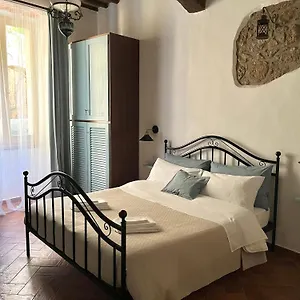  Apartment Il Girasole Storico Italy