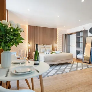 Renting - Massena - Luxe - Jacuzzi - Terrace - King Bed - Ac , Nice France